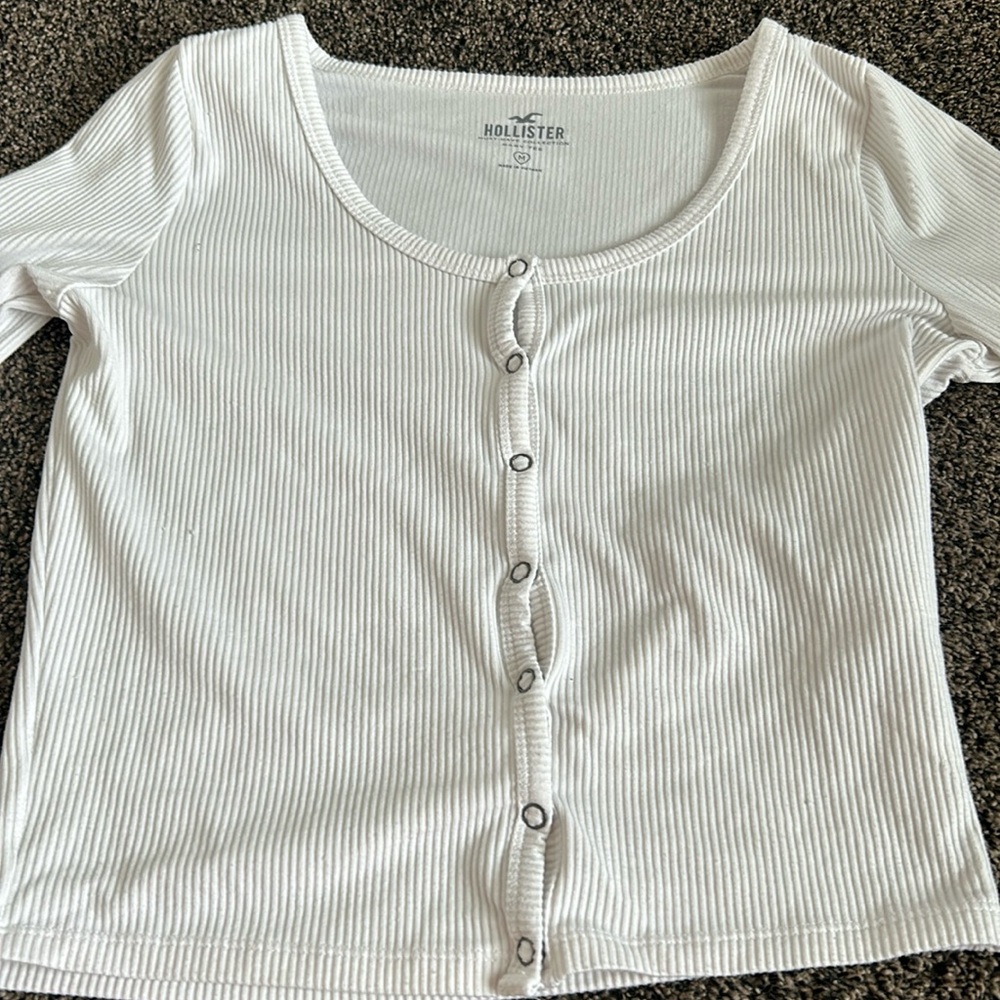 Hollister baby tee size m